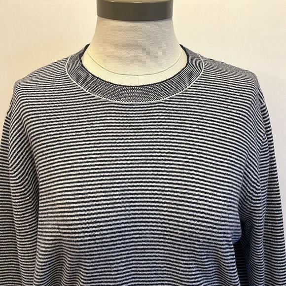 BONOBOS Navy Blue and White Crew Neck Long Sleeve Sweater Women's Size Large - Picture 2 of 7